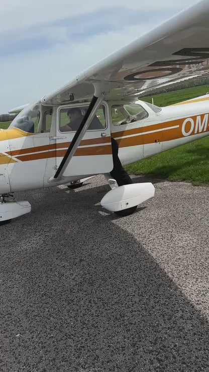 Fliege die Cessna F172N